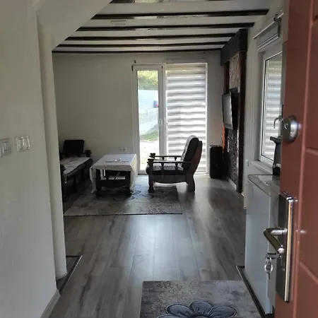 Vikendica Sa Bazenom Konjic