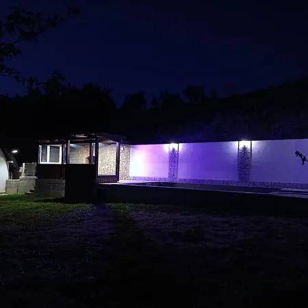 Vikendica Sa Bazenom Konjic