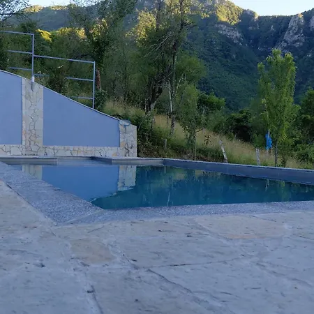 Vikendica Sa Bazenom Konjic